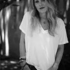 Christina Applegate revela que foi diagnosticada erroneamente com esclerose múltipla