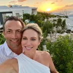 Ex-cônjuge de Amy Robach e T.J. Holmes confirmam noivado e casamento