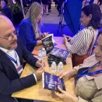 Livro ensina como harmonizar a conviv�ncia entre 7 gera��es na mesma fam�lia