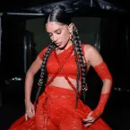 Anitta: 'Basta de cobrar artistas, vamos cobrar políticos'