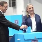 Netanyahu vota em elei��es hist�ricas de Israel e busca 7� mandato