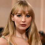 Jennifer Lawrence pode ter feito plástica que custa US$ 30 mil