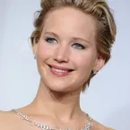 Jennifer Lawrence pode ter feito plástica que custa US$ 30 mil