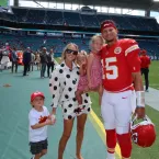 Patrick Mahomes e família vivem tarde mágica em fazenda de abóboras
