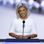 Savannah Chrisley e Jason Galanis estavam casados em segredo antes do an�ncio