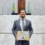Advogado Jefferson Nascimento da Silva recebe pr�mio na Assembleia Legislativa do Paran�