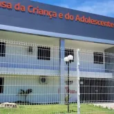 M�e dormia em casa quando beb� de 10 meses foi estuprada e morta