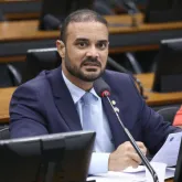 Proposta para reduzir maioridade penal em crimes muito graves � protocolada na C�mara