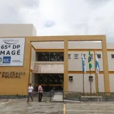 Idosa atropelada por moto empinada em Mag� est� em estado grave