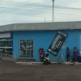 Homens de moto invadem barbearia e matam cliente em Mato Grosso