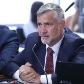 Deputado quer tornozeleira para Fl�vio Bolsonaro e pede investiga��o no Congresso