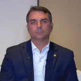 Fl�vio Bolsonaro admite que pode vazar v�deo, mas garante que n�o tem segredo