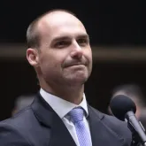 Eduardo Bolsonaro chama a pol�cia depois de visita de rep�rter