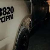 Jovem de 15 anos � baleado por atiradores em carro na Bahia