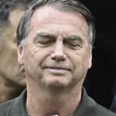 Bolsonaro ainda tem solu�o, diz m�dico em relat�rio