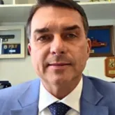Fl�vio Bolsonaro pediu dinheiro para banqueiro e maioria dos brasileiros acha que ele errou