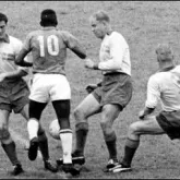 Medalha de Pel� da Copa de 1958 vai a leil�o na Inglaterra