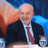 Lula brinca que Neymar � o primeiro 'convocado home office' do mundo