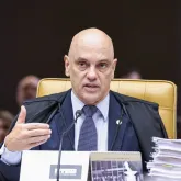 Moraes marca depoimento de Bolsonaro sobre arma apreendida com agente do GSI