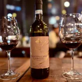 Vinho tinto leve � qualidade, n�o defeito