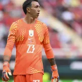 Goleiro que virou vil�o do Uruguai na Copa estava aposentado da sele��o desde 2024
