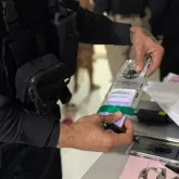Pol�cia prende oito advogados suspeitos de ajudar fac��es em pres�dios da Bahia