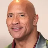 The Rock canta samba famoso de Zeca Pagodinho com P�ricles no Rio
