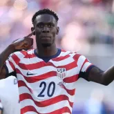 Fifa libera artilheiro dos EUA para jogar ap�s anular suspens�o; Trump comemora