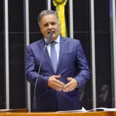 A�cio Neves desiste de ser candidato a presidente e agora quer uma vaga no Senado