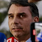 OAB pede a Moraes que autorize Fl�vio a visitar Bolsonaro como advogado