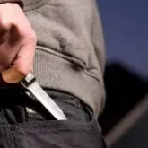Homem � esfaqueado na boca pelo tio ap�s briga de bebedeira