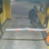 Criminosos armados invadem condom�nio em Rio das Pedras e rendem funcion�rios da portaria; v�deo