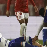 Gabriel Pec sofre fratura na perna na estreia pelo Cruzeiro