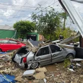 Tempestade deixa Ribeir�o Preto sem luz e causa estragos