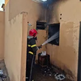Jovem � preso ap�s jogar cigarro aceso na cama e incendiar casa da ex-namorada em MT
