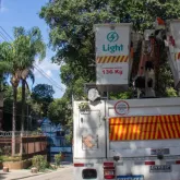 Luz volta ao Rio ap�s ventania que deixou milhares no escuro