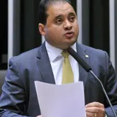 Familiares de senador Weverton Rocha s�o alvos de opera��o da PF contra fraudes do INSS