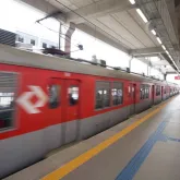 CPTM diz que greve n�o cumpre ordem e trem continua com falta de funcion�rios