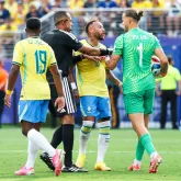 Goleiro que eliminou o Brasil na Copa assina com o RB Leipzig
