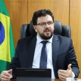 Ex-chefe de gabinete de Lula deixa campanha ap�s investiga��o da PF