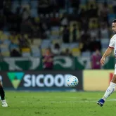Everton Ribeiro fica fora do jogo contra o Vasco ap�s tratamento na coluna