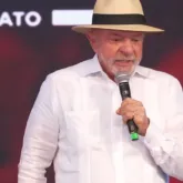 Lula elogia economia, exalta Haddad e chama Trump de 'amigo' em evento