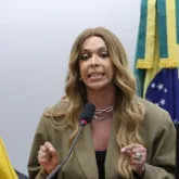 Conselho de �tica da C�mara decide seguir com processo que pode cassar Erika Hilton