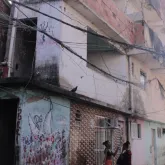 Crian�a de 6 anos perde vis�o ap�s ser atingida por estilha�os durante a��o policial no Rio