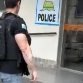 Dupla � presa em S�o Gon�alo suspeita de aplicar golpe em turistas
