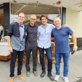Eduardo Paes come�a campanha para o governo do RJ com carreata em Nova Igua�u
