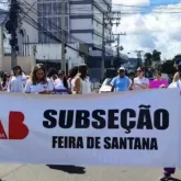 Mulheres v�o �s ruas em Feira de Santana pelo fim da viol�ncia durante Agosto Lil�s