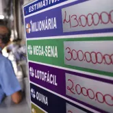 Mega-Sena acumula e pr�mio sobe para R$ 45 milh�es; veja os n�meros sorteados