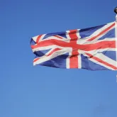 Carro na contram�o bate em viatura e mata sete pessoas na Inglaterra