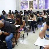 Provas do Encceja acontecem neste domingo em todo o Brasil